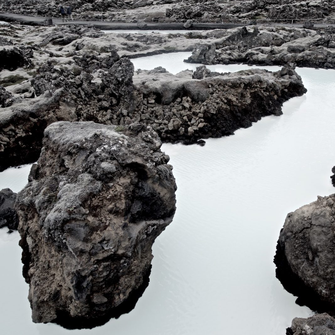 Nicolò Orsi Battaglini – Mormorava il mare alla rivahttps://www.exibart.com/repository/media/formidable/11/img/804/2-Nicolò-Orsi-Battaglini_Islanda-Blue-Lagoon-1-1068x1068.jpg
