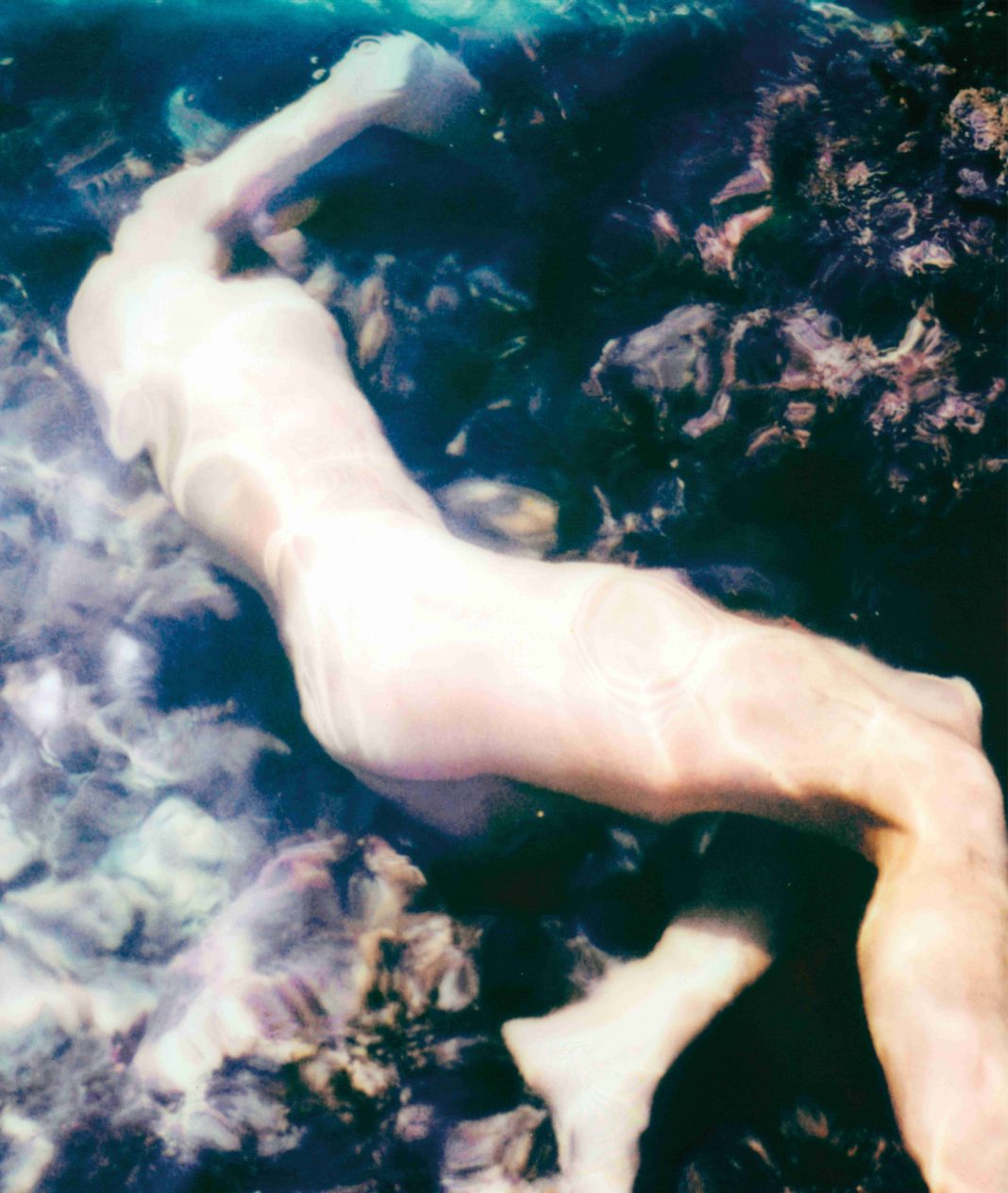 Giuseppe Morello UNCLEARhttps://www.exibart.com/repository/media/formidable/11/img/804/Ragazzo-nellacqua-1068x1264.jpg