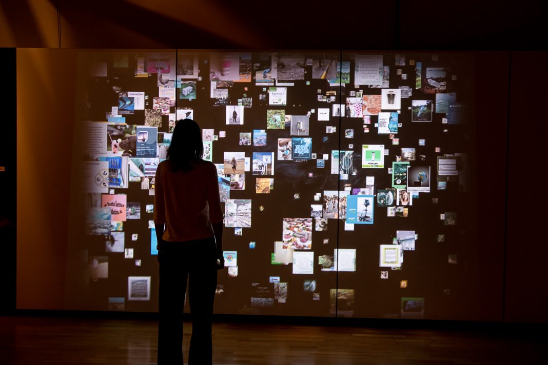 FMAV. Artist talk, mostre in corso e nuove acquisizionihttps://www.exibart.com/repository/media/formidable/11/img/80b/auroraMeccanica_Figura_ph©RolandoPaoloGuerzoni-1068x712.jpeg