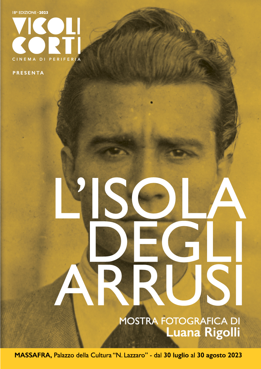 Luana Rigolli – L’isola degli arrusi a Vicoli Cortihttps://www.exibart.com/repository/media/formidable/11/img/83f/Mostra-di-Luana-Rigolli-in-occasione-di-Vicoli-Corti-a-Massafra-1.jpg