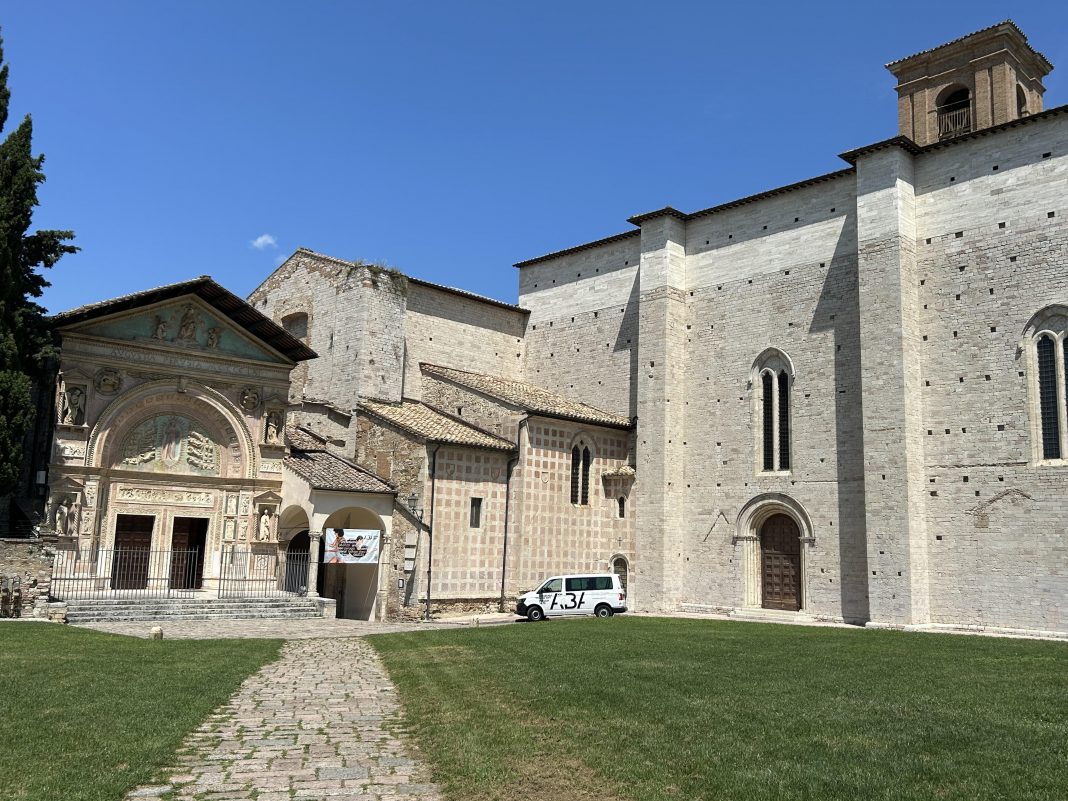 Arti Architettura e Spazi sacro nella modernitàhttps://www.exibart.com/repository/media/formidable/11/img/8ae/Accademia-ingresso_fashiom-1068x801.jpeg