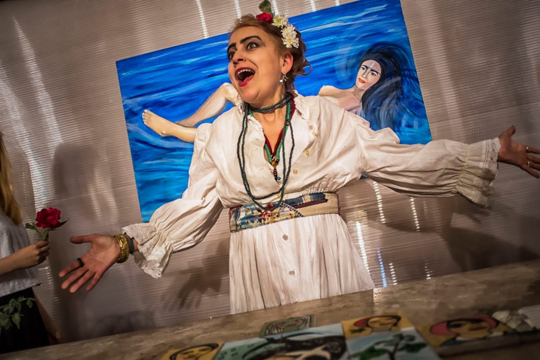 Il diario di MADamFRIDAhttps://www.exibart.com/repository/media/formidable/11/img/8f5/495431783_1218845113584516_6749796784397657638_n-1068x712.jpg