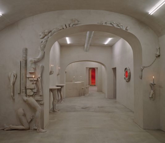 Clementine Keith-Roach / Christopher Page – Bar Far