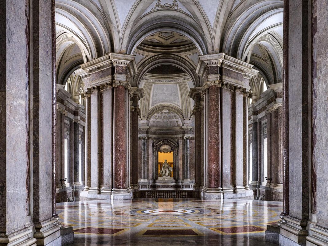 Specchio e Realtàhttps://www.exibart.com/repository/media/formidable/11/img/914/Reggia-di-Caserta0012OPERA-2-1068x801.jpg