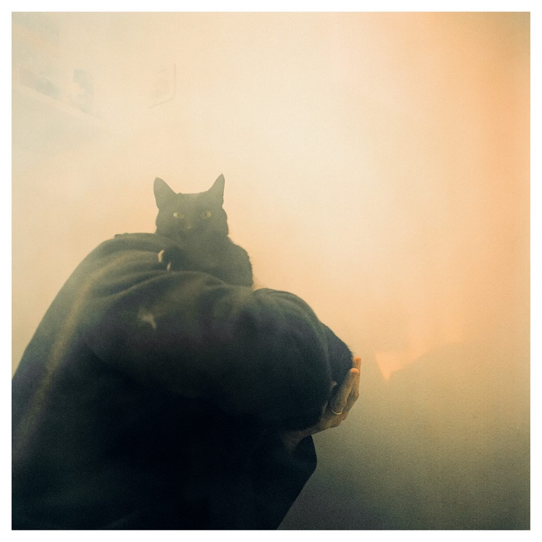 Eva Frapiccini – Forget/Fullnesshttps://www.exibart.com/repository/media/formidable/11/img/931/Eva-Frapiccini-Untitled-dalla-serie-Forget-Fullness-2023-stampa-fine-art-ai-pigmenti-su-carta-baritata-22x22-cm-1068x1068.jpg