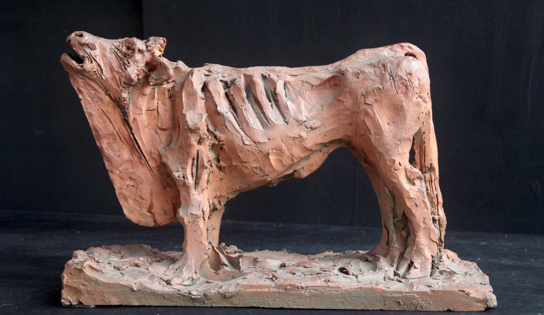 Ermes Simili – Cavalli uomini e buoi…ed altre animehttps://www.exibart.com/repository/media/formidable/11/img/953/Ermes-Simili-1963-Toro-Terracotta-cm.37x15x25-1068x619.jpg