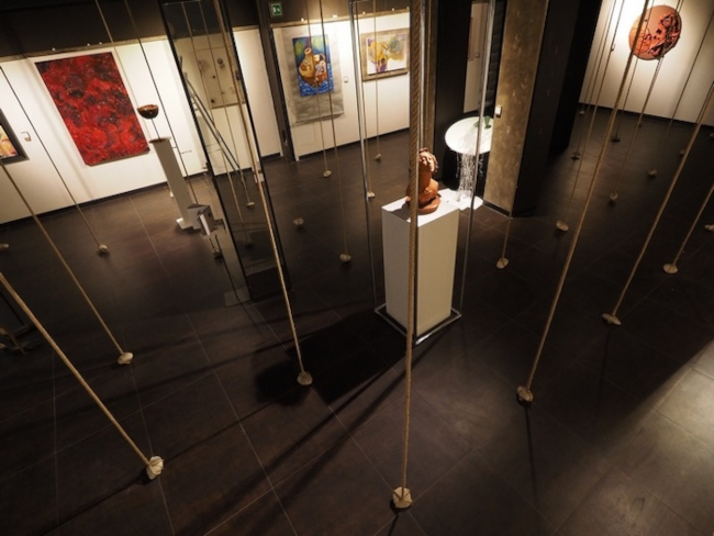 Sinestesie: il racconto dei sensihttps://www.exibart.com/repository/media/formidable/11/img/9a3/allestimento-Sinestesie-del-senso-enoico-IV-edizione-LAquila.jpg