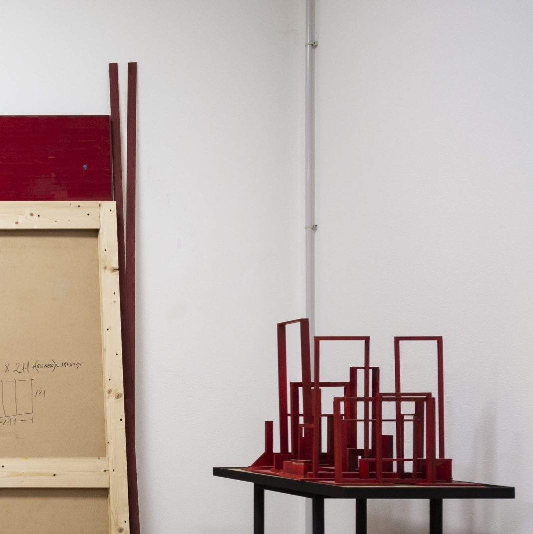 Renzogallo – L’ombra delle ideehttps://www.exibart.com/repository/media/formidable/11/img/a1b/DE6F586E-0654-40A9-8015-A19830648C65-1068x1070.jpeg