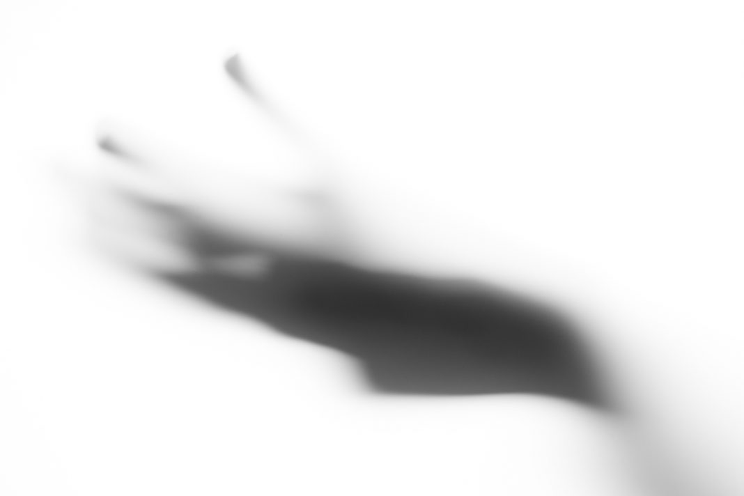 Angelica Porrari, Shadows – Gloves’Stories#25https://www.exibart.com/repository/media/formidable/11/img/a1d/IMG_8839-1068x712.jpg