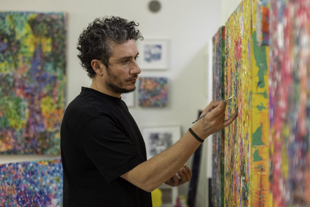 Gianluca Patti – Oltre la superficiehttps://www.exibart.com/repository/media/formidable/11/img/ac4/Gianluca-Patti-nel-suo-studio.-Crediti-fotografici-Gianmarco-Diodati-1068x713.jpg