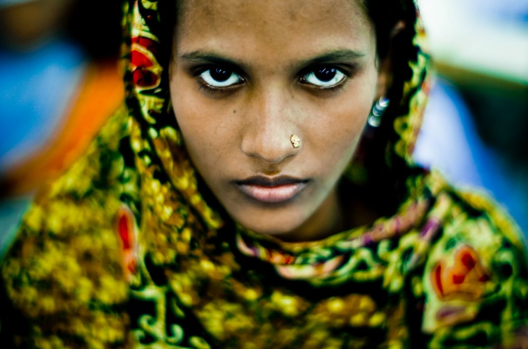 Francesco Cabras – La temperatura dello sguardohttps://www.exibart.com/repository/media/formidable/11/img/af6/BANGLADESH3-1068x707.jpg