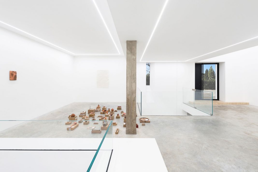 first person viewhttps://www.exibart.com/repository/media/formidable/11/img/b3a/5-1068x712.jpg