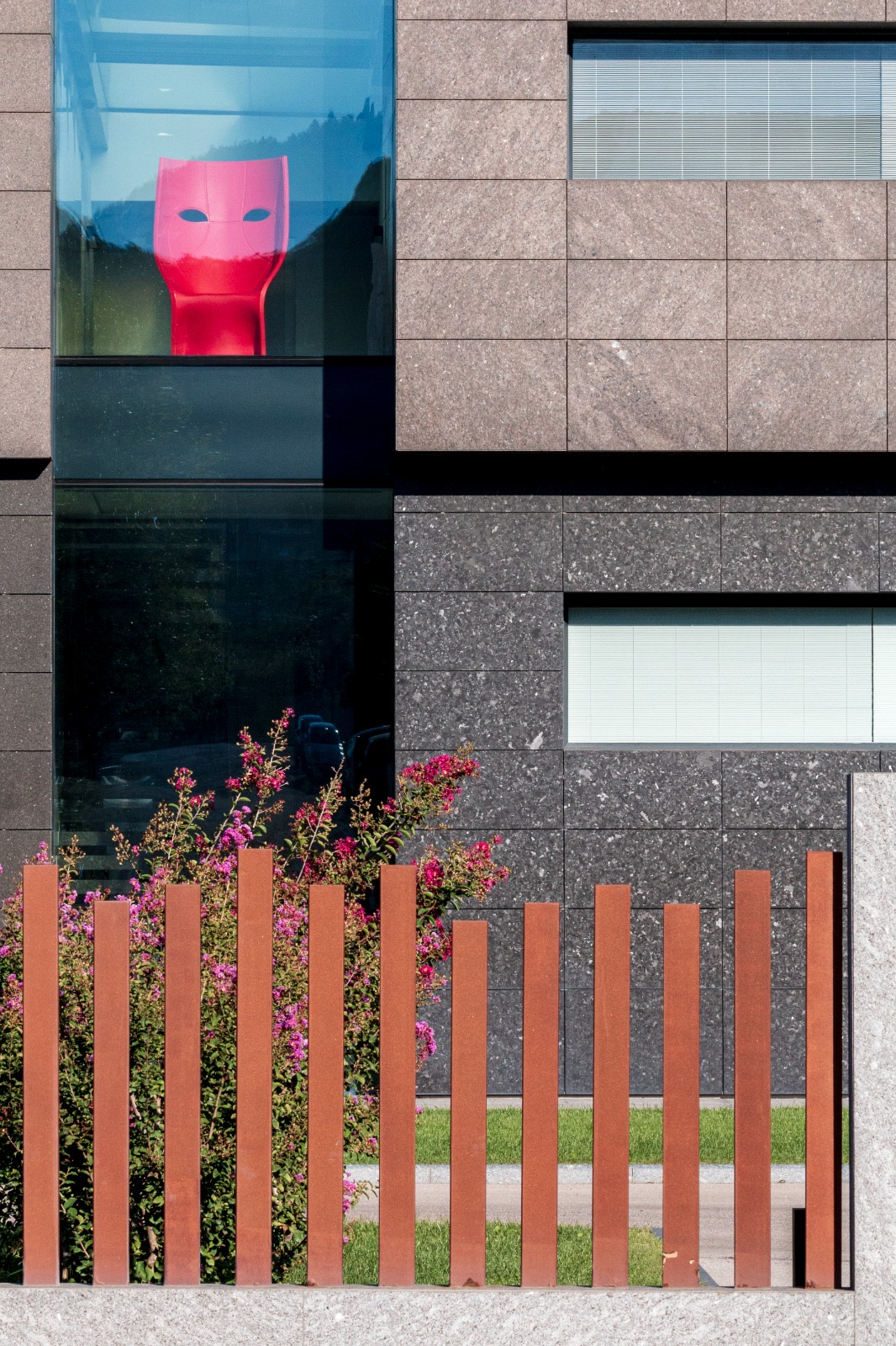 Gianluca Pietropoli – Il vecchio e il nuovohttps://www.exibart.com/repository/media/formidable/11/img/b5d/foto-del-Distretto-del-Marmo-Veronese_mostra-Il-vecchio-e-il-nuovo.jpg