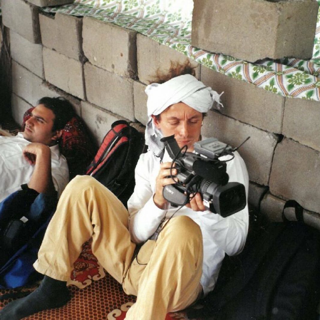 Maschere a confrontohttps://www.exibart.com/repository/media/formidable/11/img/b68/Duccio-Bellugi-1068x1067.jpg