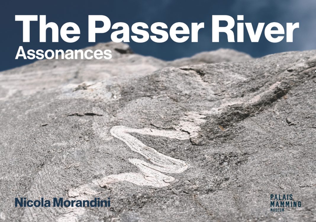 Nicola Morandini – The Passer River/Assonanceshttps://www.exibart.com/repository/media/formidable/11/img/bfd/TPR_INVITO_fronte_RGB_rid-1068x752.jpg