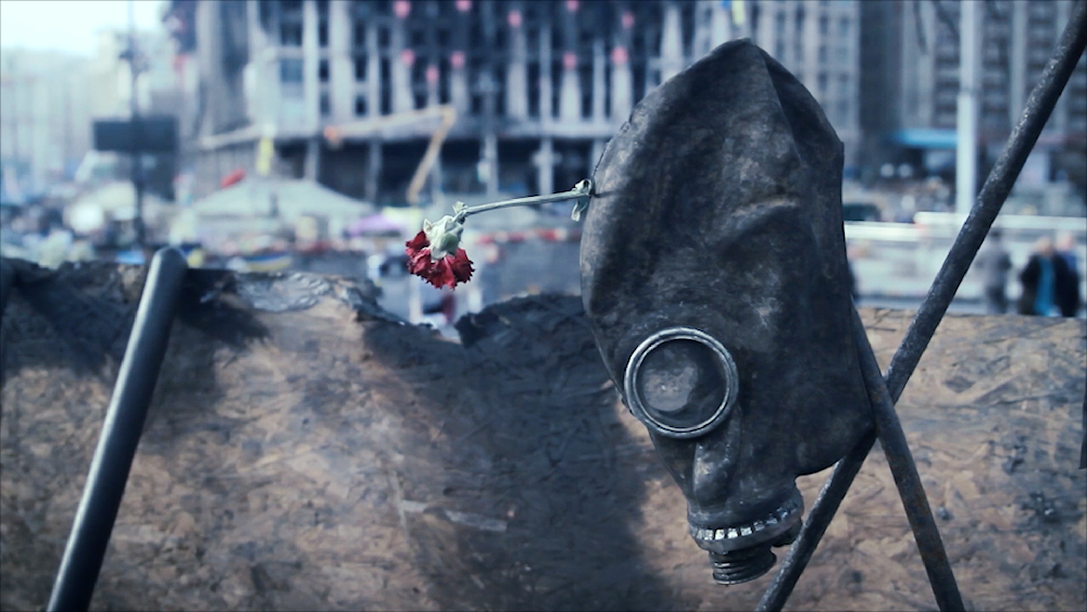 Postcards From Ukrainehttps://www.exibart.com/repository/media/formidable/11/img/c13/SDiamamtakos_Maidan.jpg