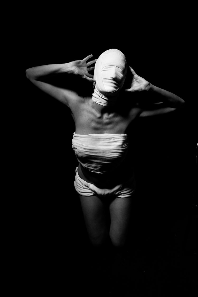 Body Bondagehttps://www.exibart.com/repository/media/formidable/11/img/c4a/The-Body-Bondage-1.jpg