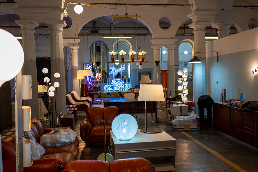 SOMO – Solo Modernariatohttps://www.exibart.com/repository/media/formidable/11/img/ca5/SOMO-Solo-Modernariato-@somo-3.jpg