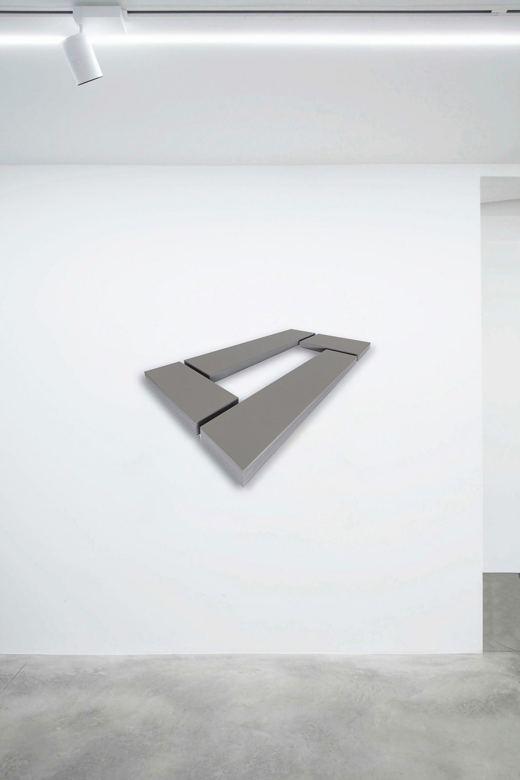 Wolfram Ullrich. Opere 1987 – 2023https://www.exibart.com/repository/media/formidable/11/img/d20/2022-LORI-acrilico-su-acciaio-119x1665x11-cm-1068x1602.jpg