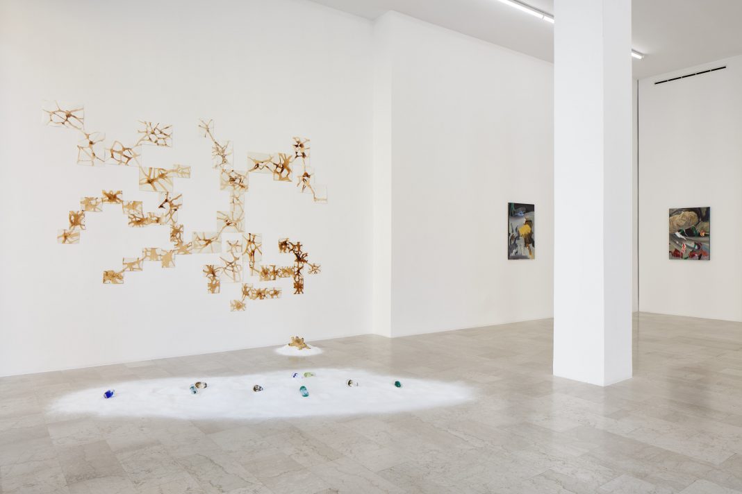 An infrathin sight from Easthttps://www.exibart.com/repository/media/formidable/11/img/d23/3-1068x712.jpg