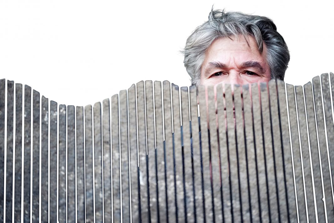 Io sono il tuo specchiohttps://www.exibart.com/repository/media/formidable/11/img/d24/1.Pinuccio.Sciola.2004.60x90ss-1068x712.jpg