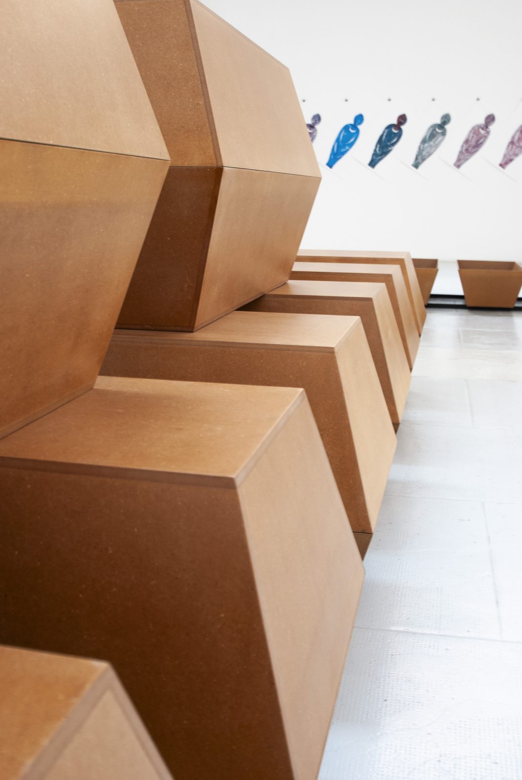 Thomas Schütte – Untitled (coffins), 1992https://www.exibart.com/repository/media/formidable/11/img/d3e/DSC_0027-1068x1596.jpg