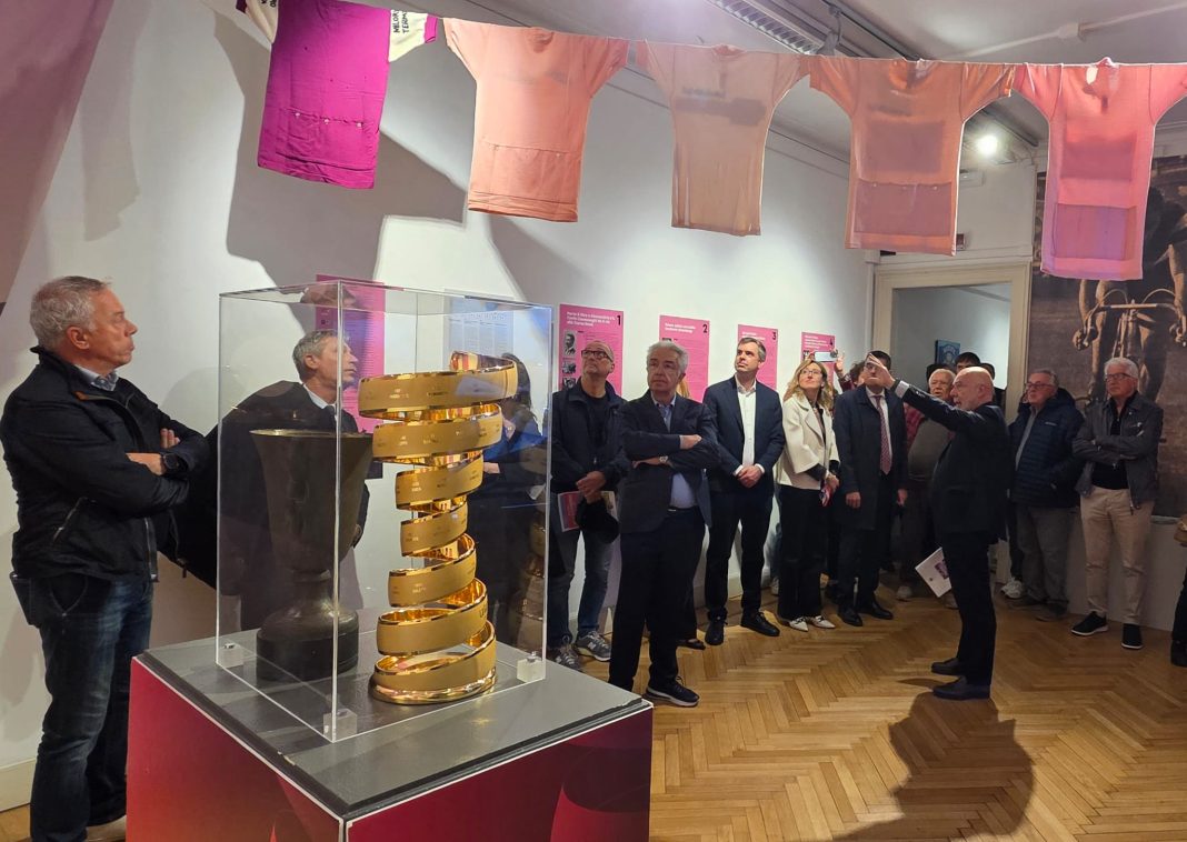 Alessandria e il Giro d’Italia: una lunga storia d’amorehttps://www.exibart.com/repository/media/formidable/11/img/d43/WhatsApp-Image-2026-05-08-at-14.21.23-1068x758.jpeg