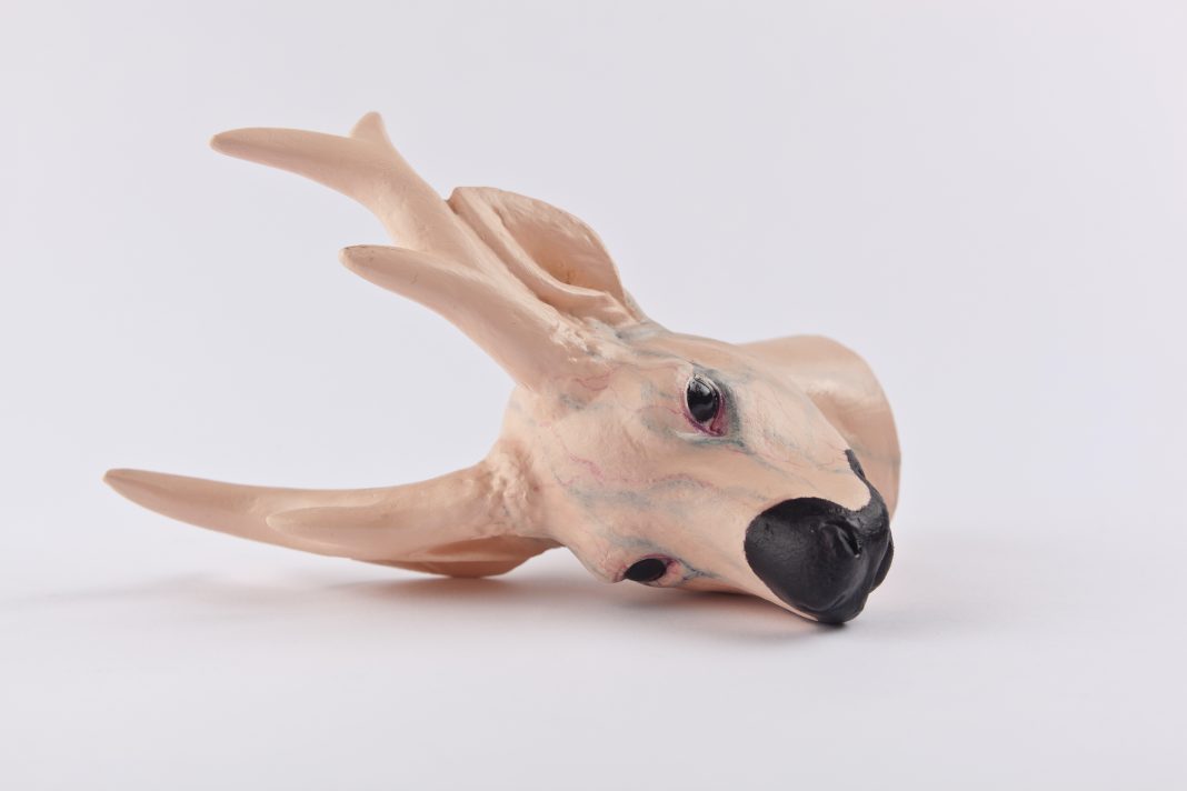 Beasts and Pieces – Galeri Nev x CFAhttps://www.exibart.com/repository/media/formidable/11/img/d6c/NeclaRuzgar_0028-1068x712.jpg