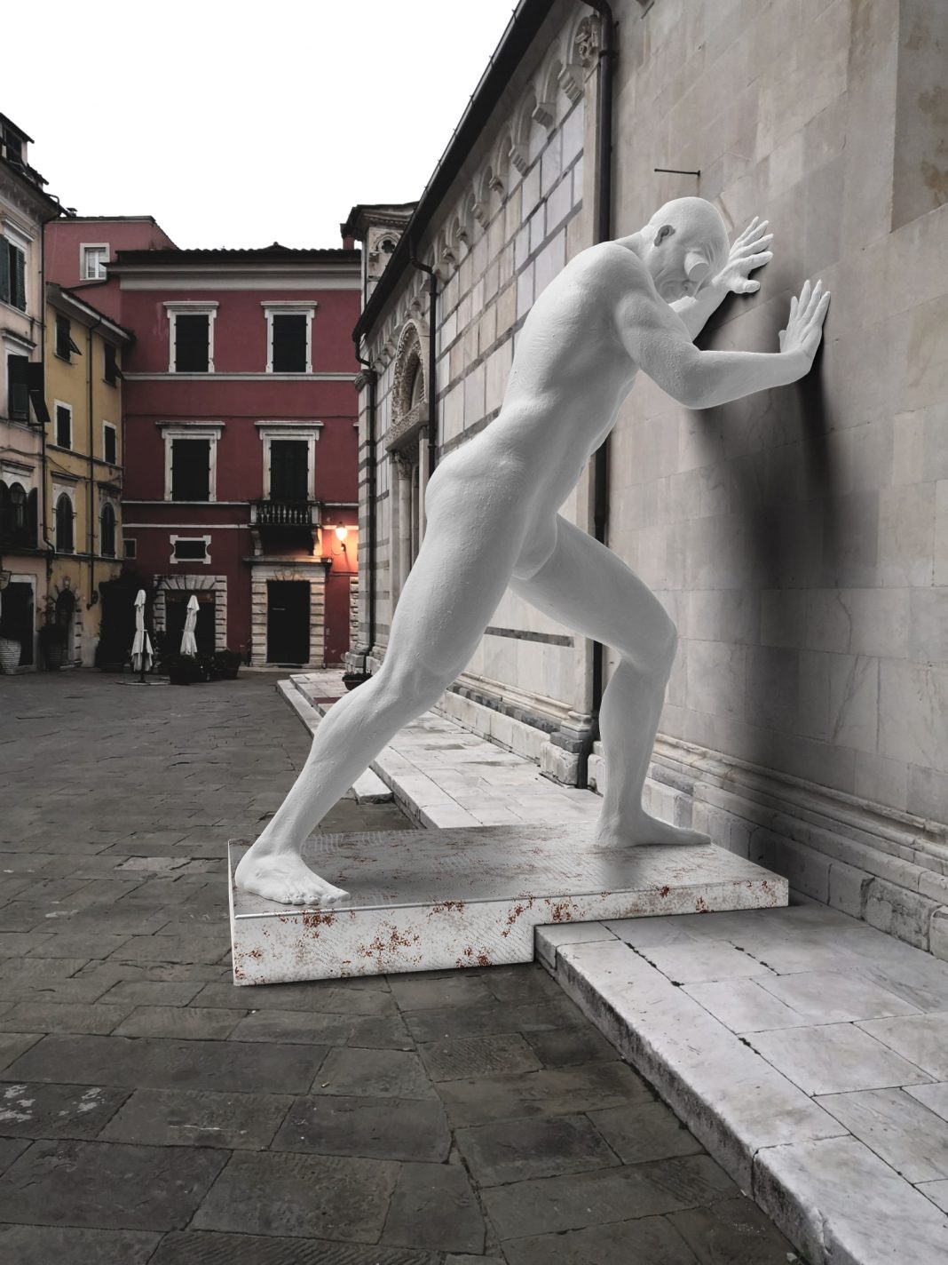 Emanuele Giannelli – Mr. Arbitriumhttps://www.exibart.com/repository/media/formidable/11/img/daf/Foto-10-no-logo-1068x1424.jpg