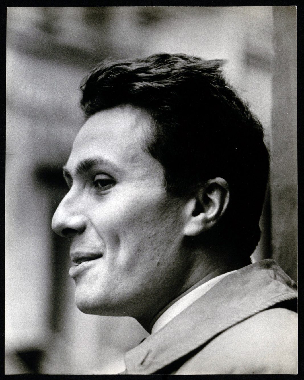 Stile Arbasino. Ascoltare gli italianihttps://www.exibart.com/repository/media/formidable/11/img/df1/AA-ritratto-da-Giulia-Niccolai-1068x1332.jpg