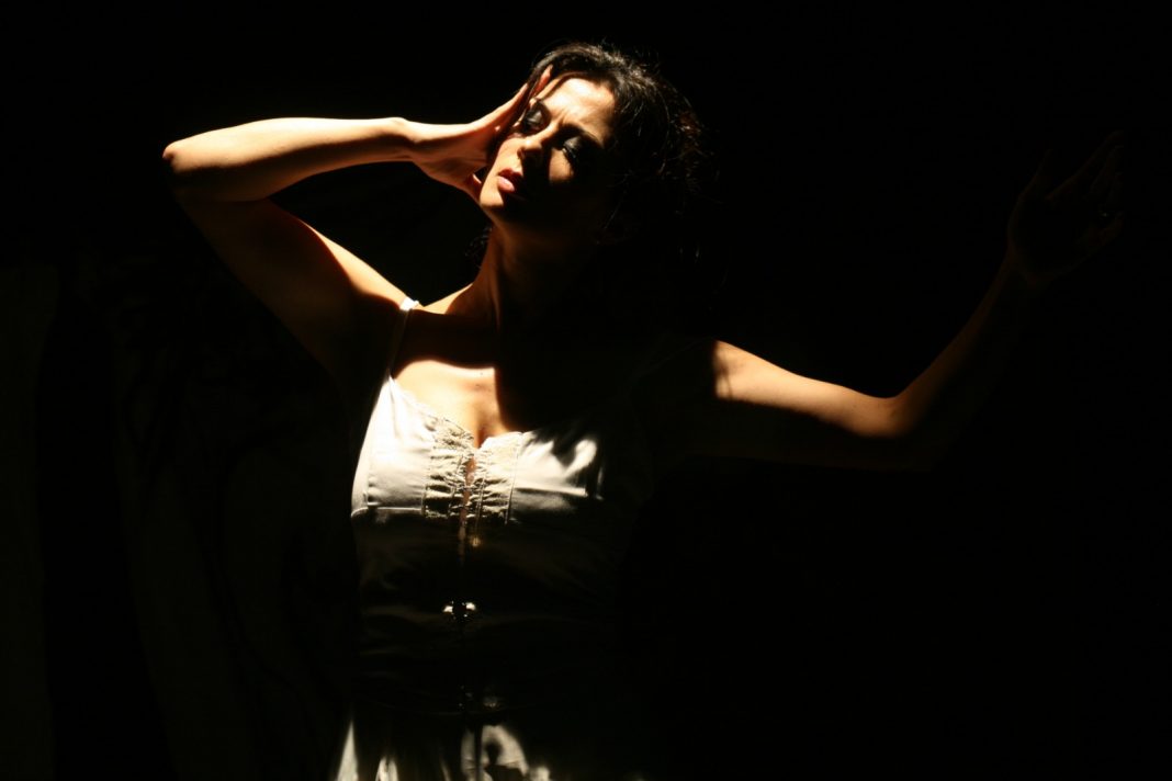 Doppio specchiohttps://www.exibart.com/repository/media/formidable/11/img/e28/cs.Tserra.DoppioSpecchio-1068x712.jpg