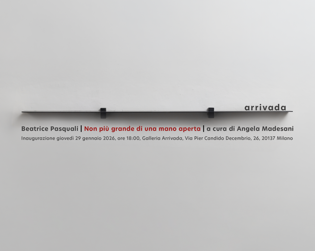Beatrice Pasquali – Non più grande di una mano apertahttps://www.exibart.com/repository/media/formidable/11/img/e73/Invito_BeatricePasquali_Arrivada-LQ-1068x854.png