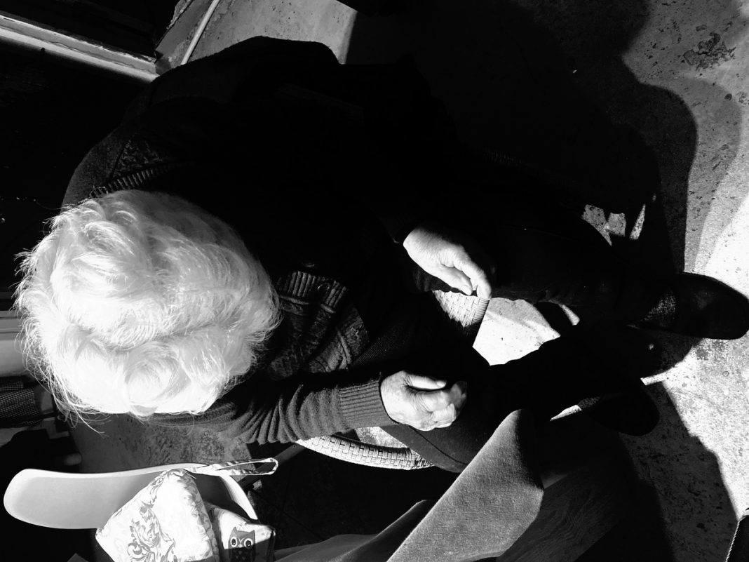 Filippo Sorcinelli – Gina. Incarnare la sofferenza con la salvezza del profumohttps://www.exibart.com/repository/media/formidable/11/img/e80/1_Filippo-Sorcinelli_Gina-1068x801.jpeg