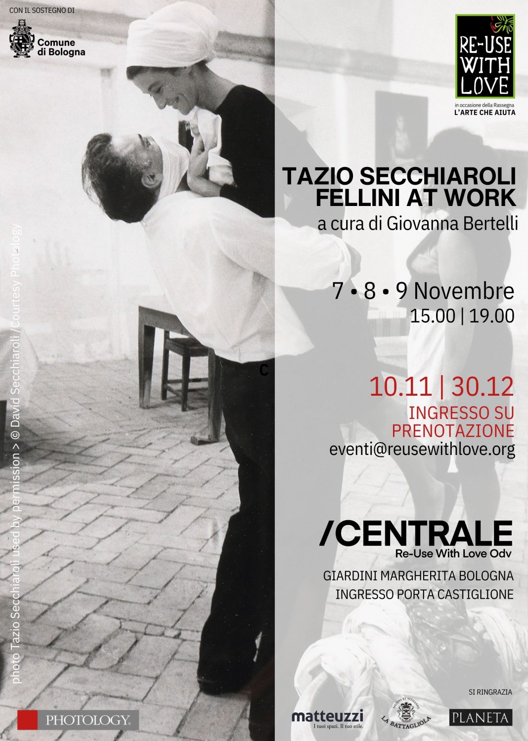 Tazio Secchiaroli – Fellini at workhttps://www.exibart.com/repository/media/formidable/11/img/ea4/FELLINI-AT-WORK_INVITO-MOSTRAopen-1068x1500.jpg