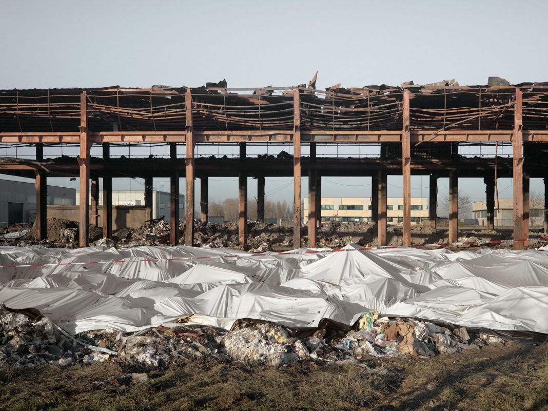 Luca Quagliato / Luca Rinaldi – La Terra di Sotto. Viaggio nel contaminato nordhttps://www.exibart.com/repository/media/formidable/11/img/eca/035_DSC0044_1low-1068x801.jpg