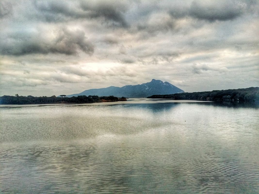 Annalisa Lazzarotto – Lyricshttps://www.exibart.com/repository/media/formidable/11/img/efb/Annalisa-Lazzarotto-Promontorio-del-Circeo-1068x801.jpg