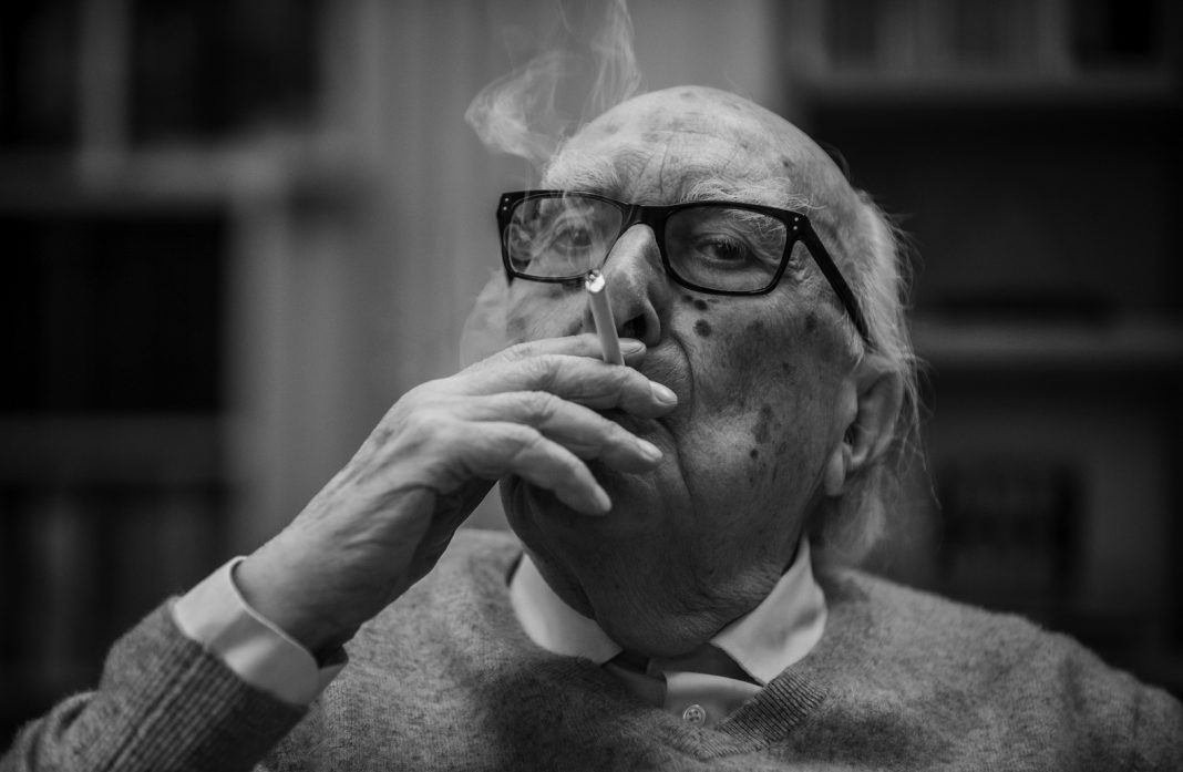 Scene, voci, accenti, scritture: il teatro infinito di Andrea Camillerihttps://www.exibart.com/repository/media/formidable/11/img/f19/Camilleri-nel-2017-Ph.-Fabrizio-Villa-bassa-ris-1068x697.jpg