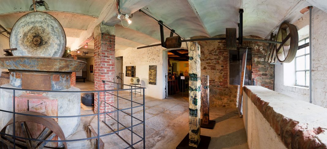 Carlos Carlè –  Fuoco Materia Formahttps://www.exibart.com/repository/media/formidable/11/img/f24/Panoramica_Carlè1-1068x488.jpg