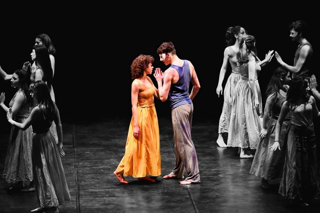 Festival Arte & Musica – Prima edizione di PerformArte, la rassegna delle Arti in Movimento  di Accademia Libera Natura & Culturahttps://www.exibart.com/repository/media/formidable/11/img/f37/4-Romeo-and-Juliet-lindsay-kemp-ph.Lucia-ponte-1068x711.jpg