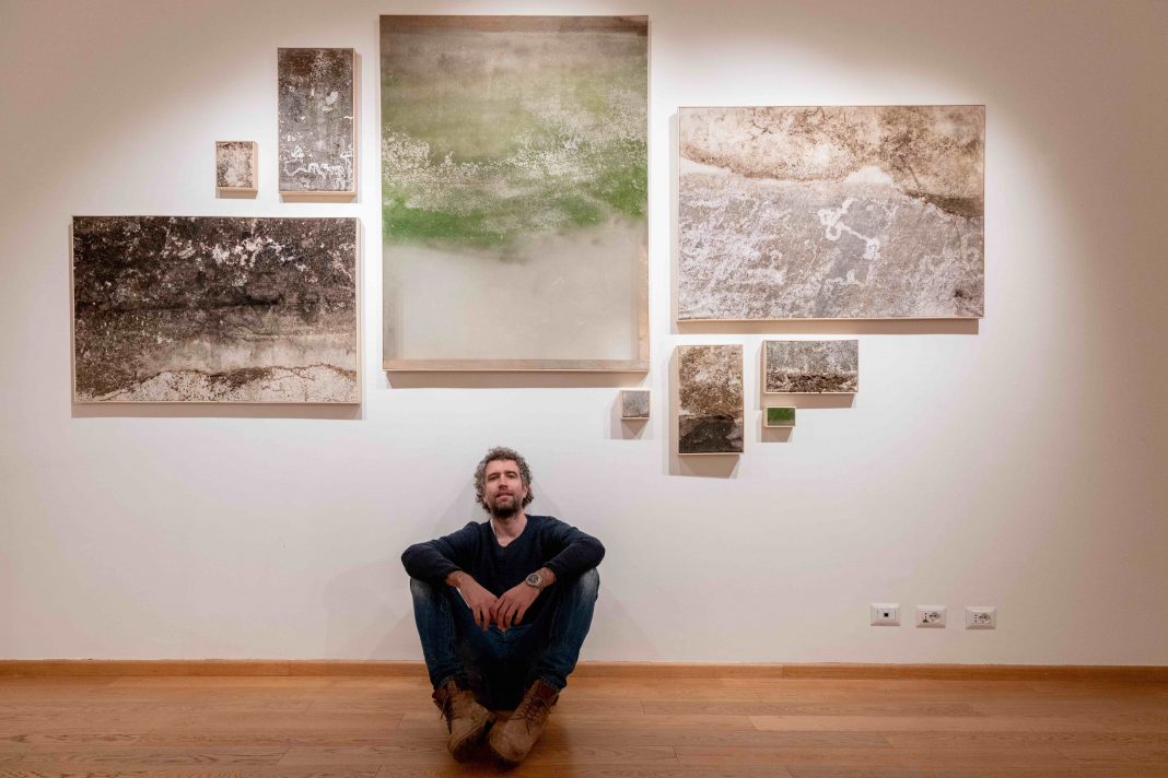 Roberto Ghezzi – Della Terrahttps://www.exibart.com/repository/media/formidable/11/img/f64/IMG_5406-1068x712.jpg