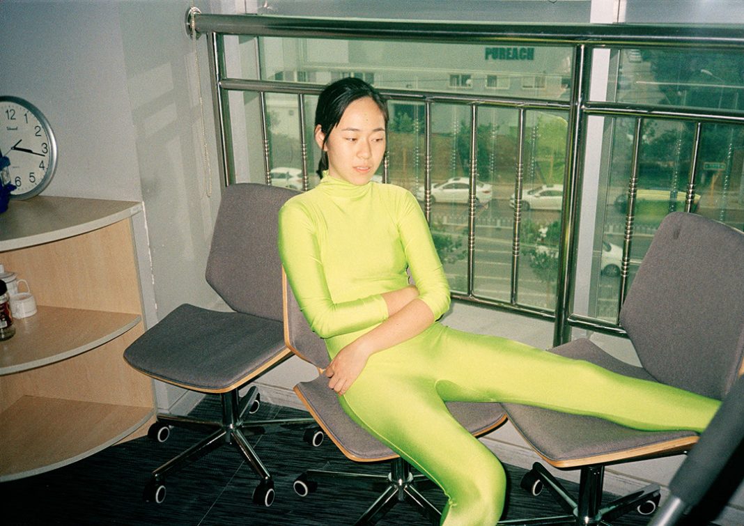 Rachele Maistrello – Gao Yue 高跃https://www.exibart.com/repository/media/formidable/11/img/f9b/Rachele-Maistrello-Green-Diamond2018-2020-Untitled-01-1998-2019.-Stampa-a-pigmento-su-carta-Canson-satin-cornice-in-alluminio-vetro-21cm-x-297-cm.-Edizione-di-5-più-1-AP-1068x755.jpeg