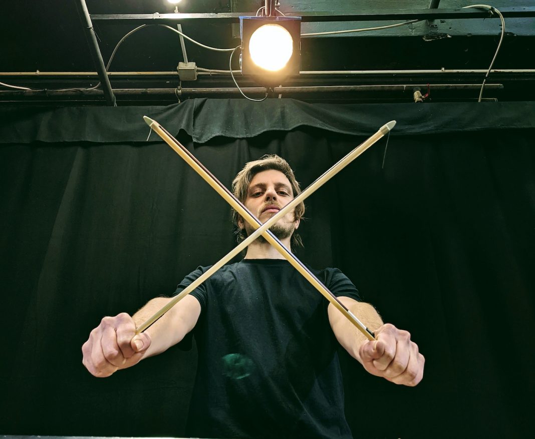 Residenze e Progetti 2022https://www.exibart.com/repository/media/formidable/11/img/fb6/Shari-DeLorian-residente-de-Le-Chiavi-di-Casa-a-GuilmiArtProject-2022--1068x877.jpeg