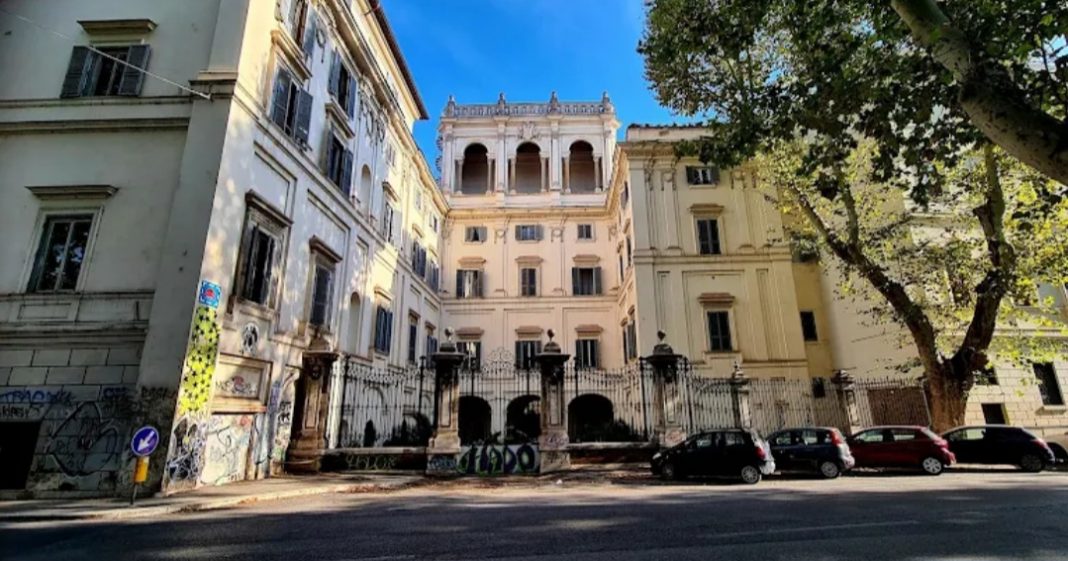 Palazzo Falconieri