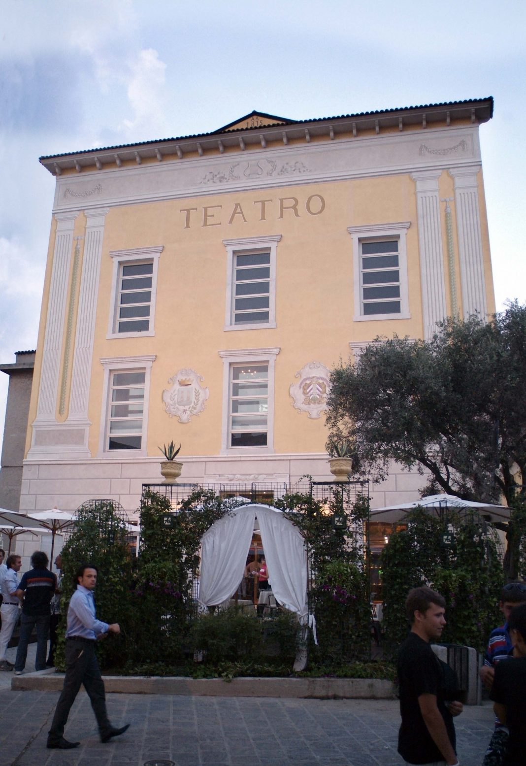 Teatro Alberti
