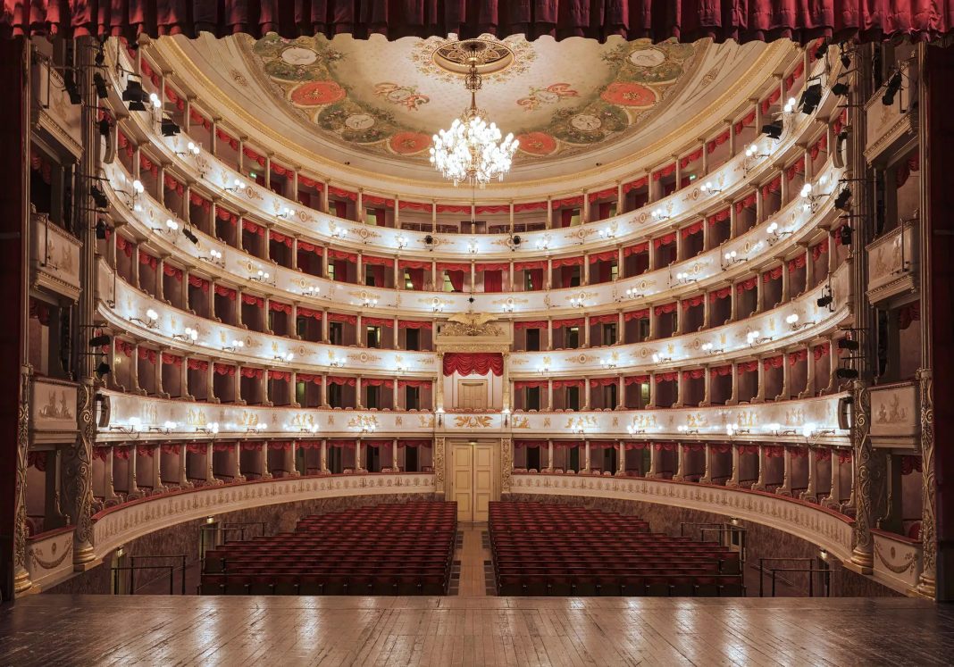 Teatro Comunale di Modena Pavarotti-Freni