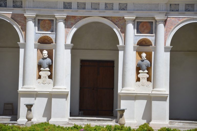 Palazzo “Muratori-Cravetta”