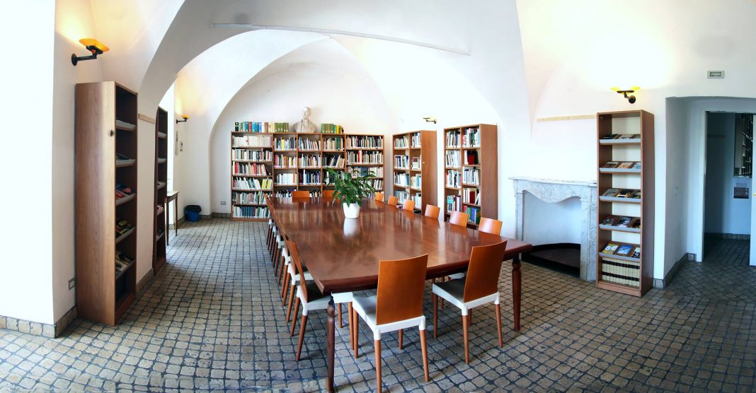 BIBLIOTECA – B.E. Maineri