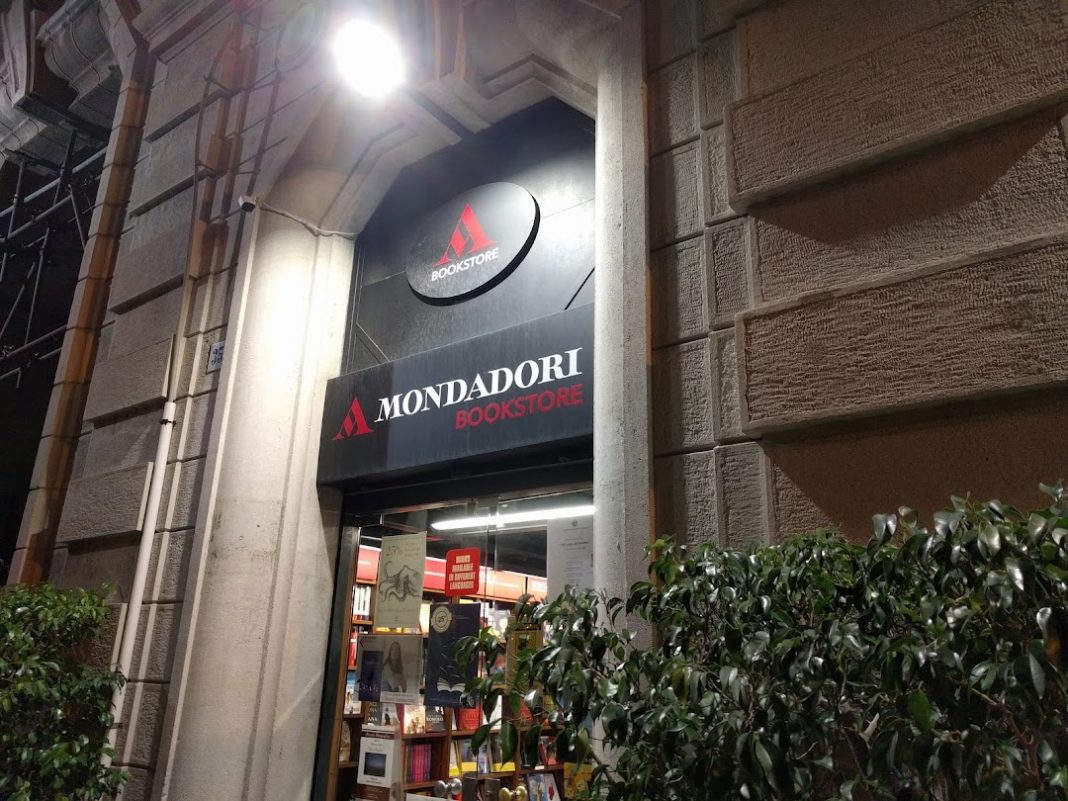 Mondadori Bookstore