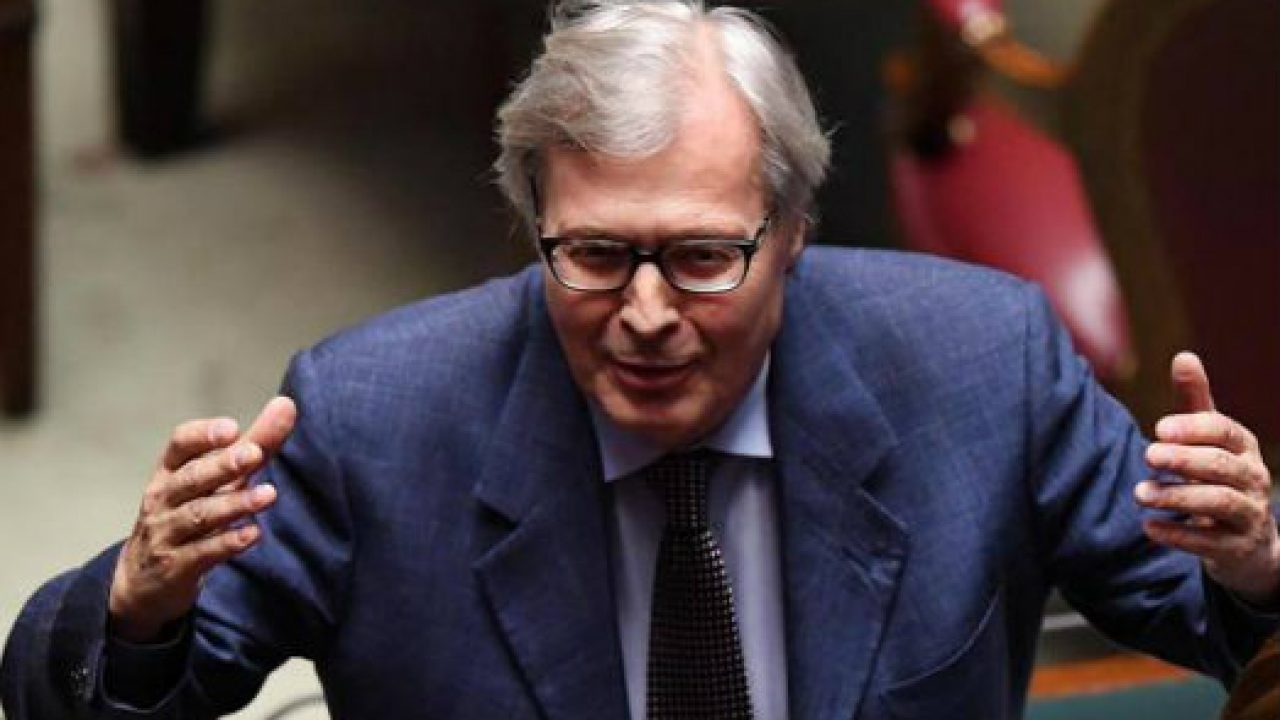 Vittorio Sgarbi Sindaco - Il Sindaco Sgarbi A Sutri Chi Porta La
