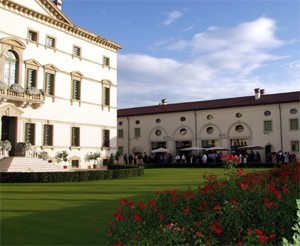 VILLA VECELLI CAVRIANI